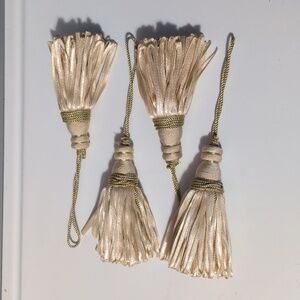 Elegant Creme And Gold Tassels